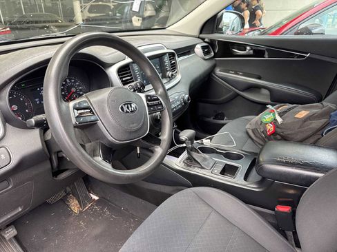 Used 2019 Kia Sorento L FWD image 9