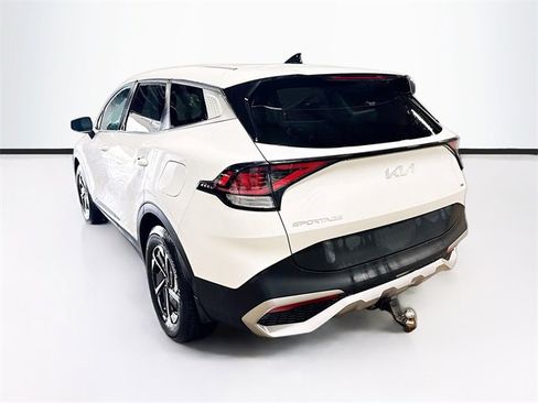 Used 2023 Kia Sportage LX image 5