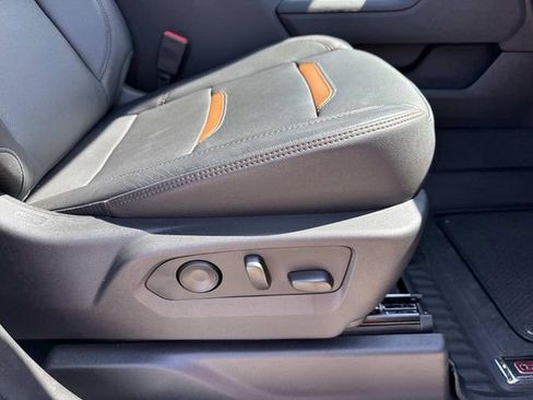 Used 2024 GMC Sierra 1500 AT4 w/ Technology Package image 29