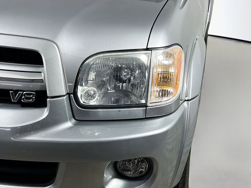 Used 2005 Toyota Sequoia SR5 image 12