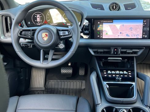 New 2026 Porsche Cayenne image 16