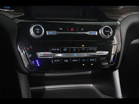 Certified 2023 Ford Explorer Limited w/ Equipment Group 301A AWD/4WD image 15