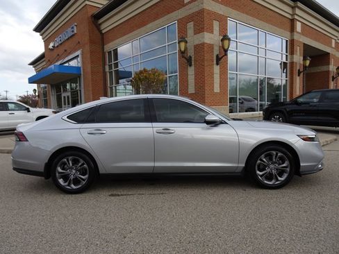 Used 2024 Honda Accord EX image 2