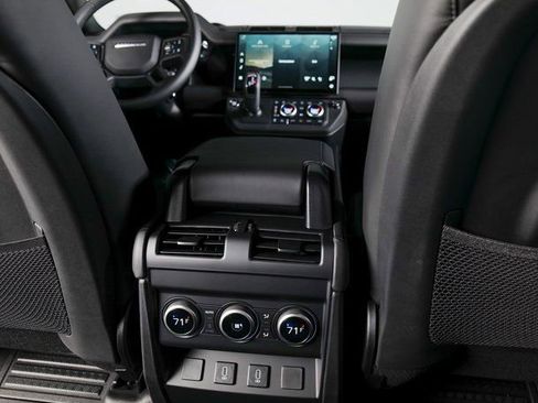 New 2026 Land Rover Defender 110 X-Dynamic SE image 21