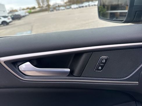 Used 2022 Ford Edge SEL w/ Convenience Package image 9