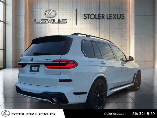 Used 2023 BMW X7 xDrive40i w/ M Sport Package AWD/4WD image 4