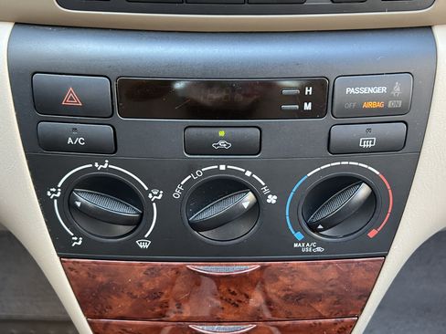 Used 2006 Toyota Corolla LE w/ Audio Value Pkg FWD image 27