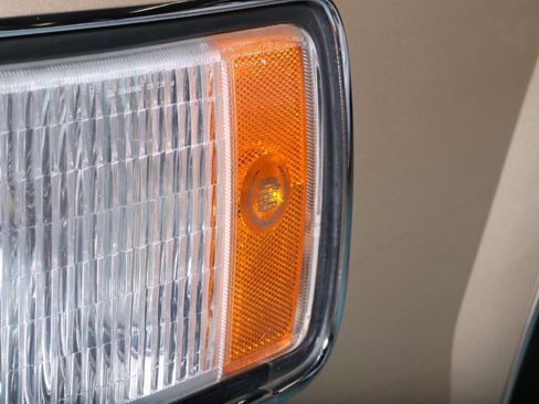Used 1994 Cadillac Fleetwood Brougham RWD image 23