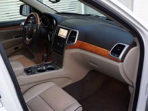 Used 2012 Jeep Grand Cherokee Overland image 33