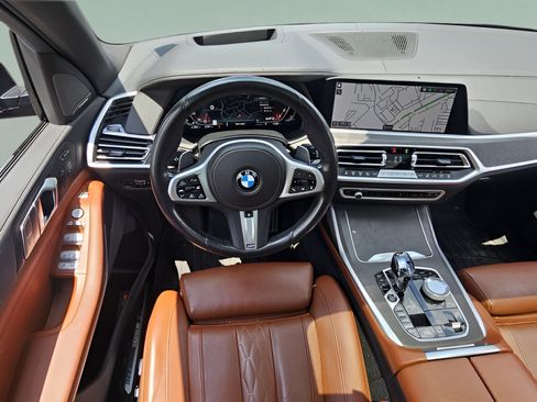 Used 2022 BMW X7 M50i AWD/4WD image 11