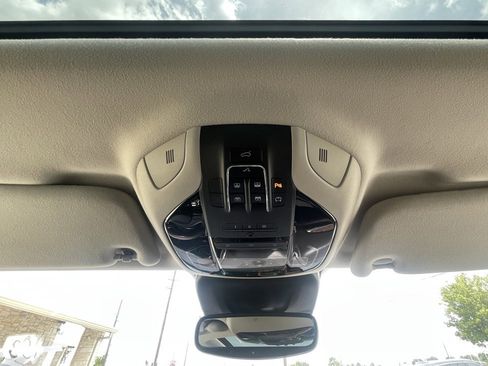 Used 2019 Maserati Levante GranLusso image 27