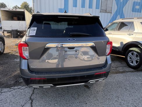 Used 2023 Ford Explorer XLT w/ Equipment Group 202A image 9