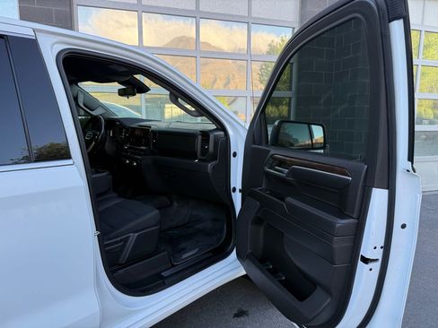 Used 2023 GMC Sierra 1500 SLE AWD/4WD image 18