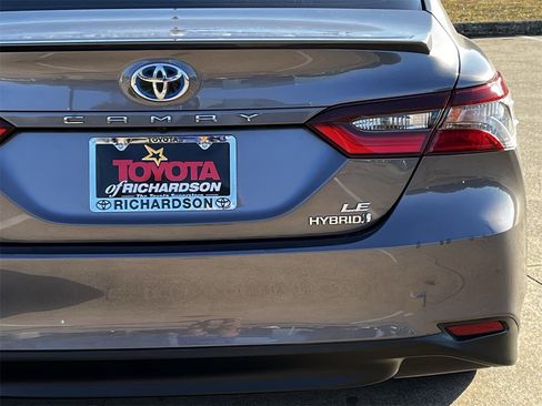 Used 2024 Toyota Camry LE image 6