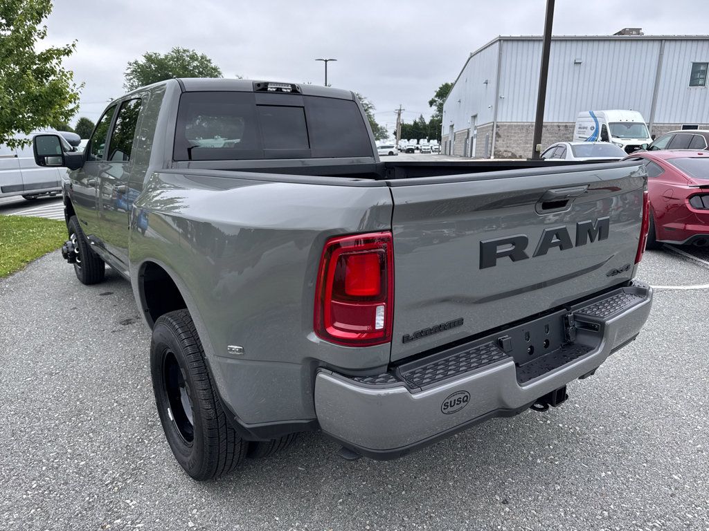 New 2026 RAM 3500 Laramie AWD/4WD image 19