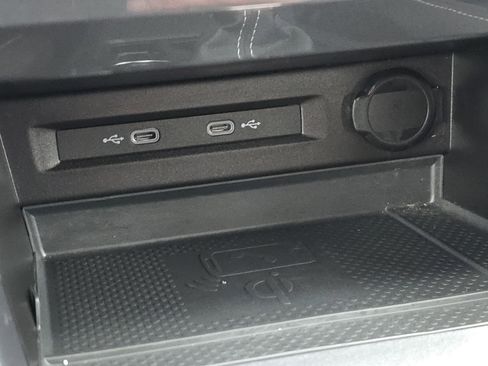 Certified 2023 Volkswagen Tiguan SE image 24