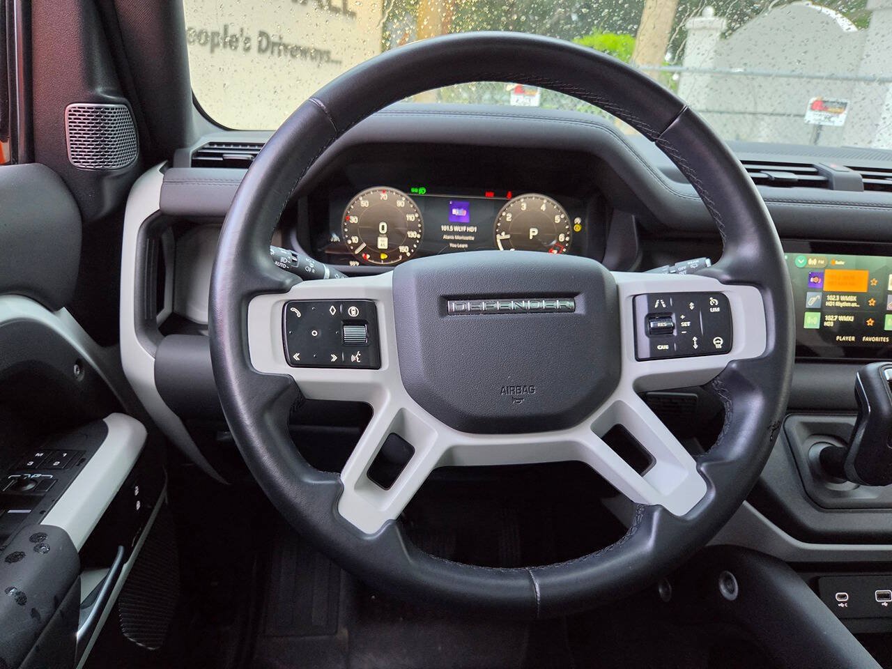 Used 2024 Land Rover Defender 110 SE AWD/4WD image 29
