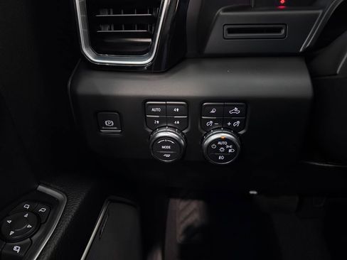 Certified 2022 GMC Sierra 1500 Denali image 23