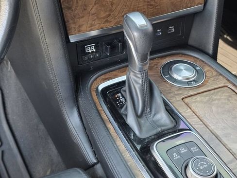 Used 2021 Nissan Armada SL w/ Captain's Chairs Package RWD image 27