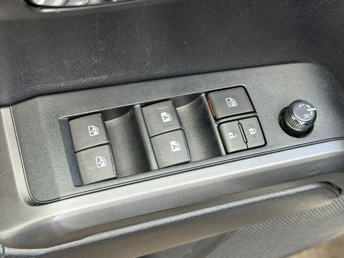 Used 2021 Toyota Tacoma TRD Off-Road image 13