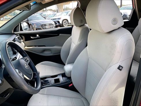 Used 2019 Kia Sorento LX image 8