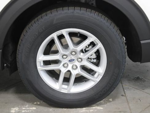 New 2026 Ford Explorer Active RWD image 17