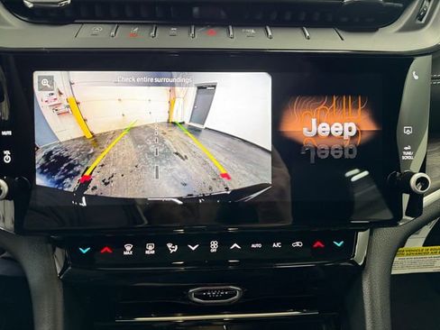 New 2026 Jeep Grand Cherokee Altitude AWD/4WD image 18