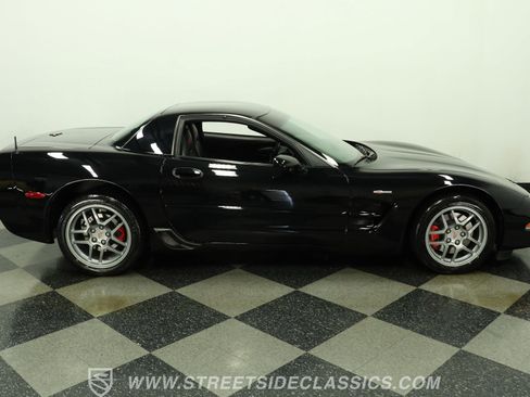 Used 2001 Chevrolet Corvette Z06 w/ Memory Pkg RWD image 13