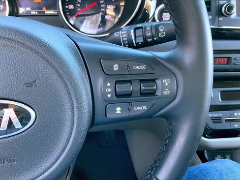 Used 2017 Kia Sedona EX image 17