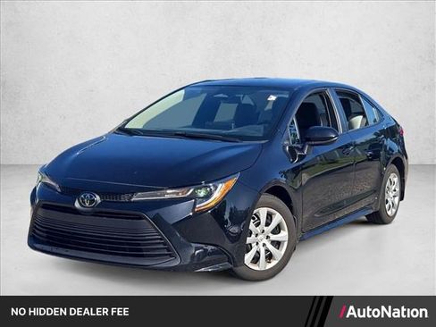 Used 2025 Toyota Corolla LE FWD image 1