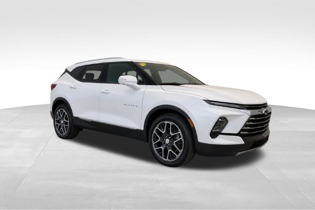 Certified 2025 Chevrolet Blazer Premier w/ Driver Confidence II Package AWD/4WD image 2