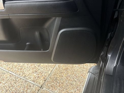 Used 2018 Toyota 4Runner SR5 AWD/4WD image 24
