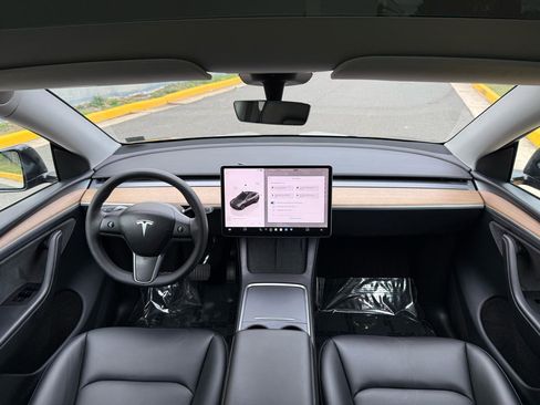 Used 2025 Tesla Model Y Long Range AWD/4WD image 30