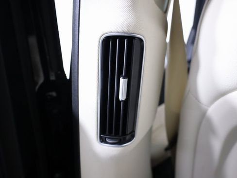 Used 2025 Mercedes-Benz GLS 450 4MATIC image 50