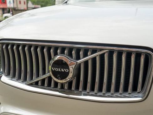 Used 2025 Volvo XC90 T8 Plus w/ Protection Package Premier AWD/4WD image 10