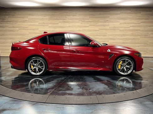 Used 2018 Alfa Romeo Giulia Quadrifoglio image 18