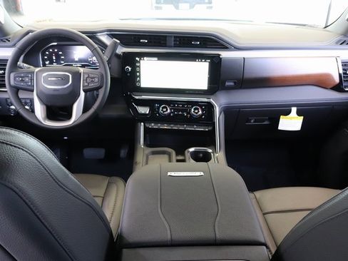 New 2025 GMC Sierra 2500 Denali w/ Denali Reserve Package image 15