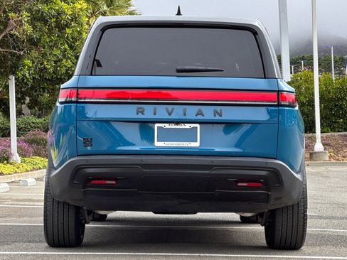 Used 2025 Rivian R1S Adventure AWD/4WD image 9