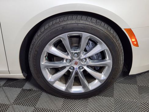 Used 2013 Cadillac XTS Premium image 9