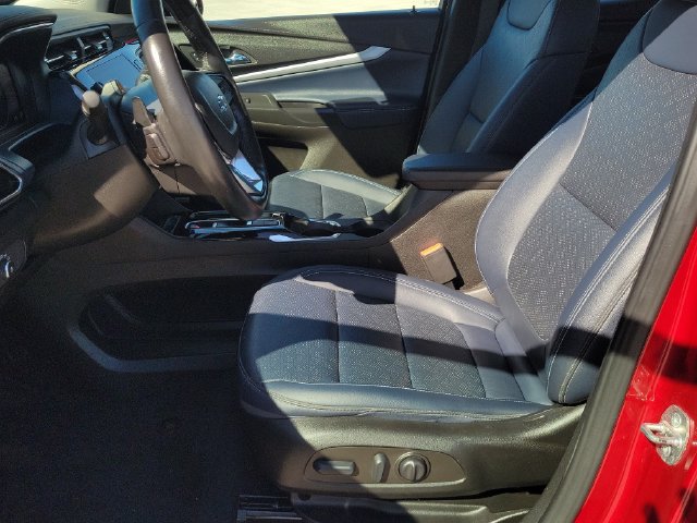 Used 2022 Chevrolet Bolt EUV Premier w/ Sun & Sound Package FWD image 17