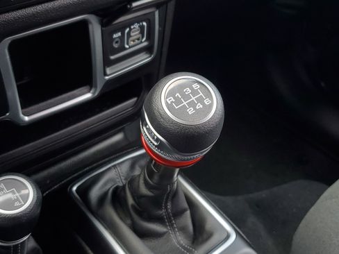 Used 2024 Jeep Wrangler Sport AWD/4WD image 25