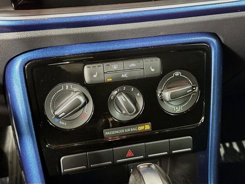 Used 2019 Volkswagen Beetle 2.0T S image 16