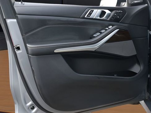 Used 2025 BMW X7 xDrive40i image 30