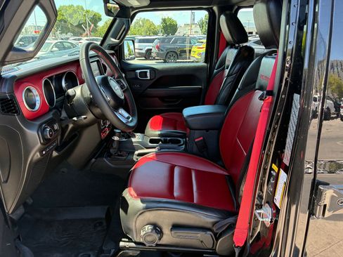 Used 2023 Jeep Wrangler Unlimited Rubicon 4xe AWD/4WD image 16