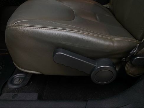 Used 2016 Jeep Wrangler Unlimited Sahara w/ Dual Top Group image 22