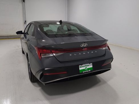Used 2025 Hyundai Elantra SEL FWD image 6