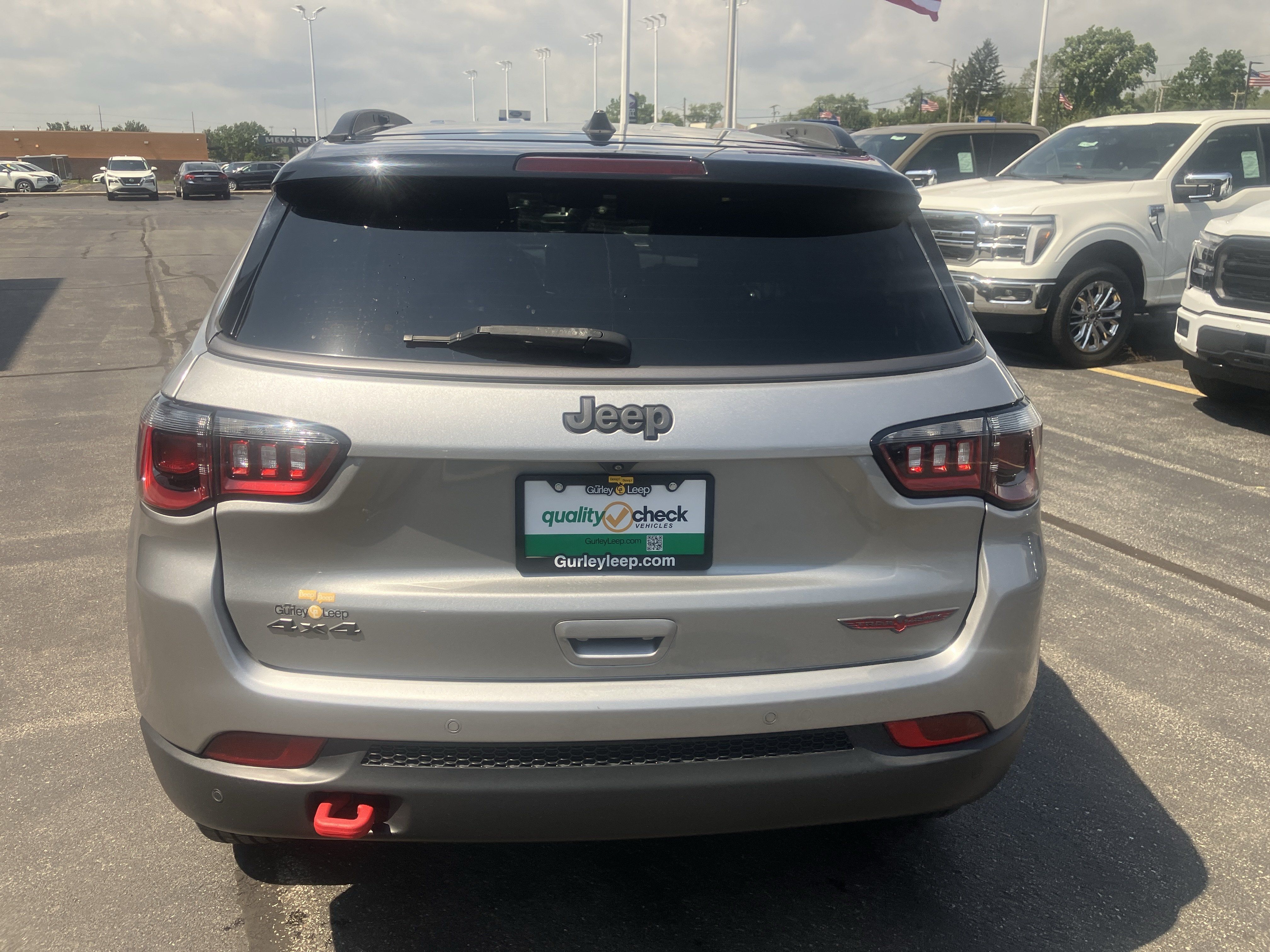 Used 2022 Jeep Compass Trailhawk w/ Trailhawk Convenience Group AWD/4WD image 6