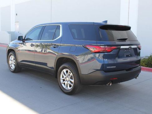 Used 2022 Chevrolet Traverse LS image 7