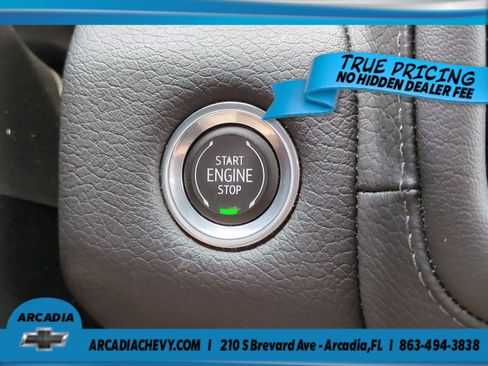 Used 2023 GMC Yukon XL Denali AWD/4WD image 29