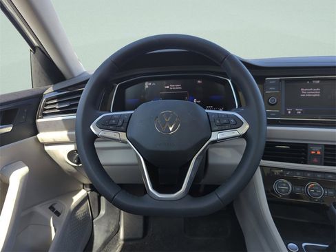 Used 2024 Volkswagen Jetta SE image 23